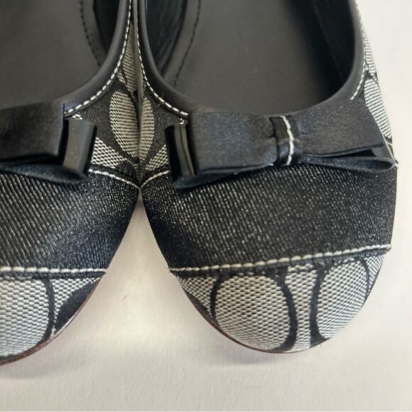 Coach Signature Logo Cindie A2031 Flats Women’s size 7.5 Black White Bow - Picture 3 of 10